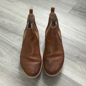 Fitflops leather chelsea booties